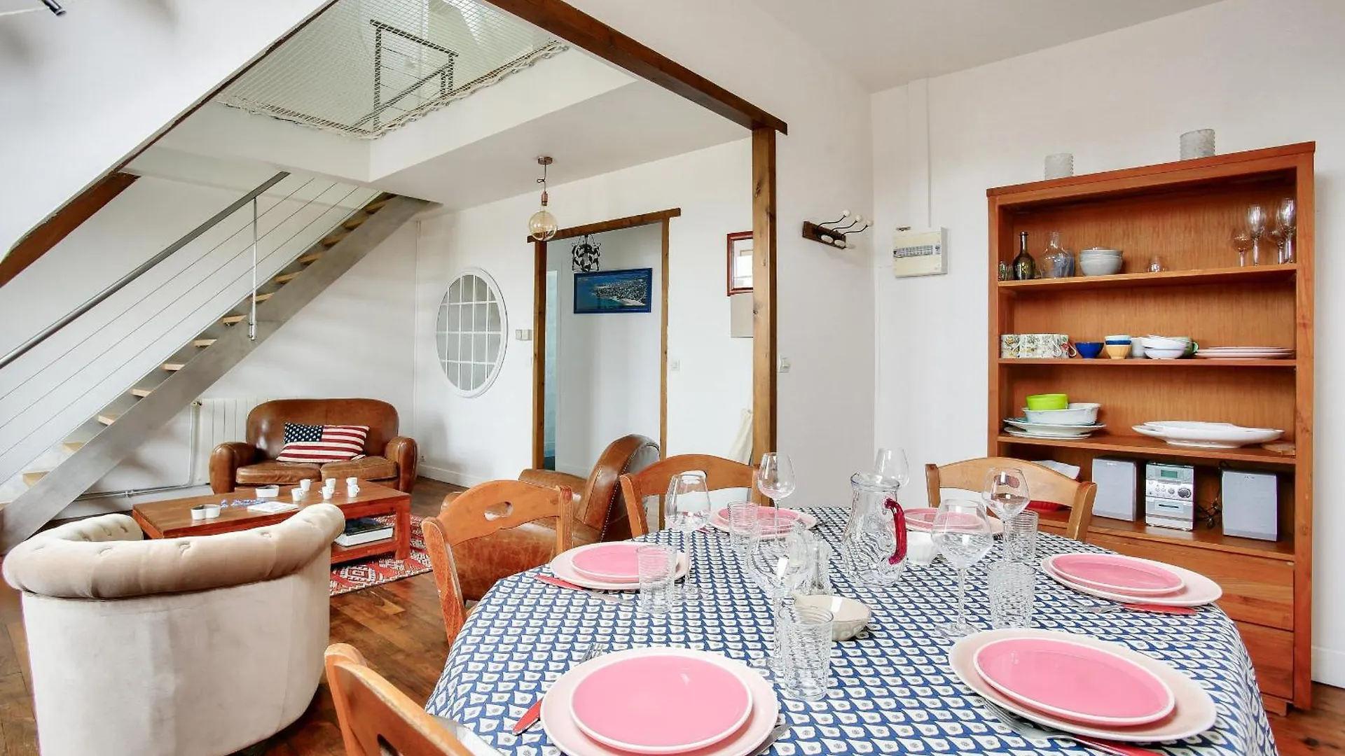 Appartement Pour 6 En Plein Centre De ディナール